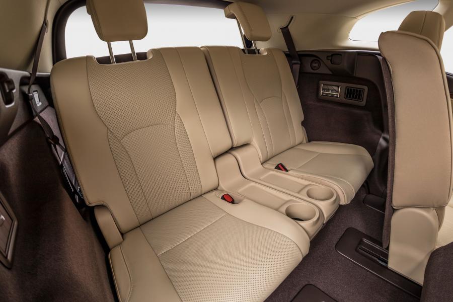 Интерьер Lexus RX350L 2018 года  (ZA) (фото 16 из 36)